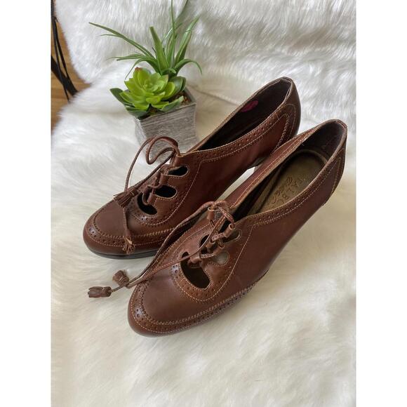 Talbots Brown Leather Women's Heels with Lace-Up Detail Size 7.5 - Picture 4 of 6